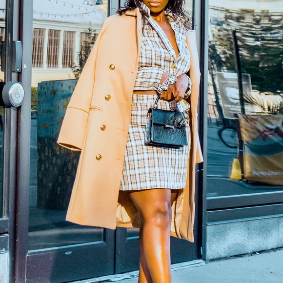 Golden Longline Coat - Picture 5 of 8